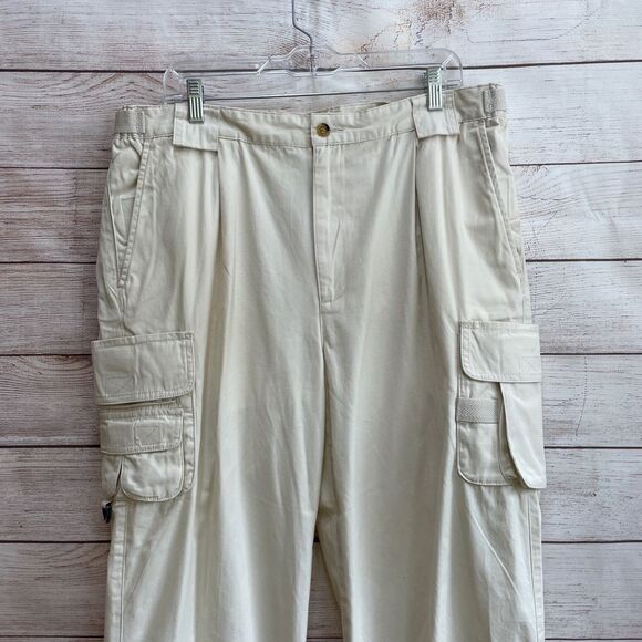 NEW WITH TAGS ORVIS 14 POCKET EXPEDITION CARGO PANTS IN CREAM - Picture 2 of 9